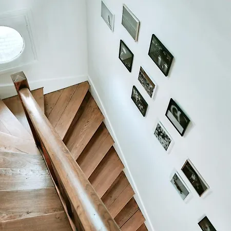 The Gast-house : Family * イシニー・シュル・メール